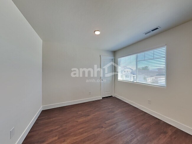 Building Photo - 1405 Alderleaf Ave