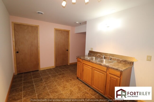 Building Photo - Gorgeous Home for Rent!