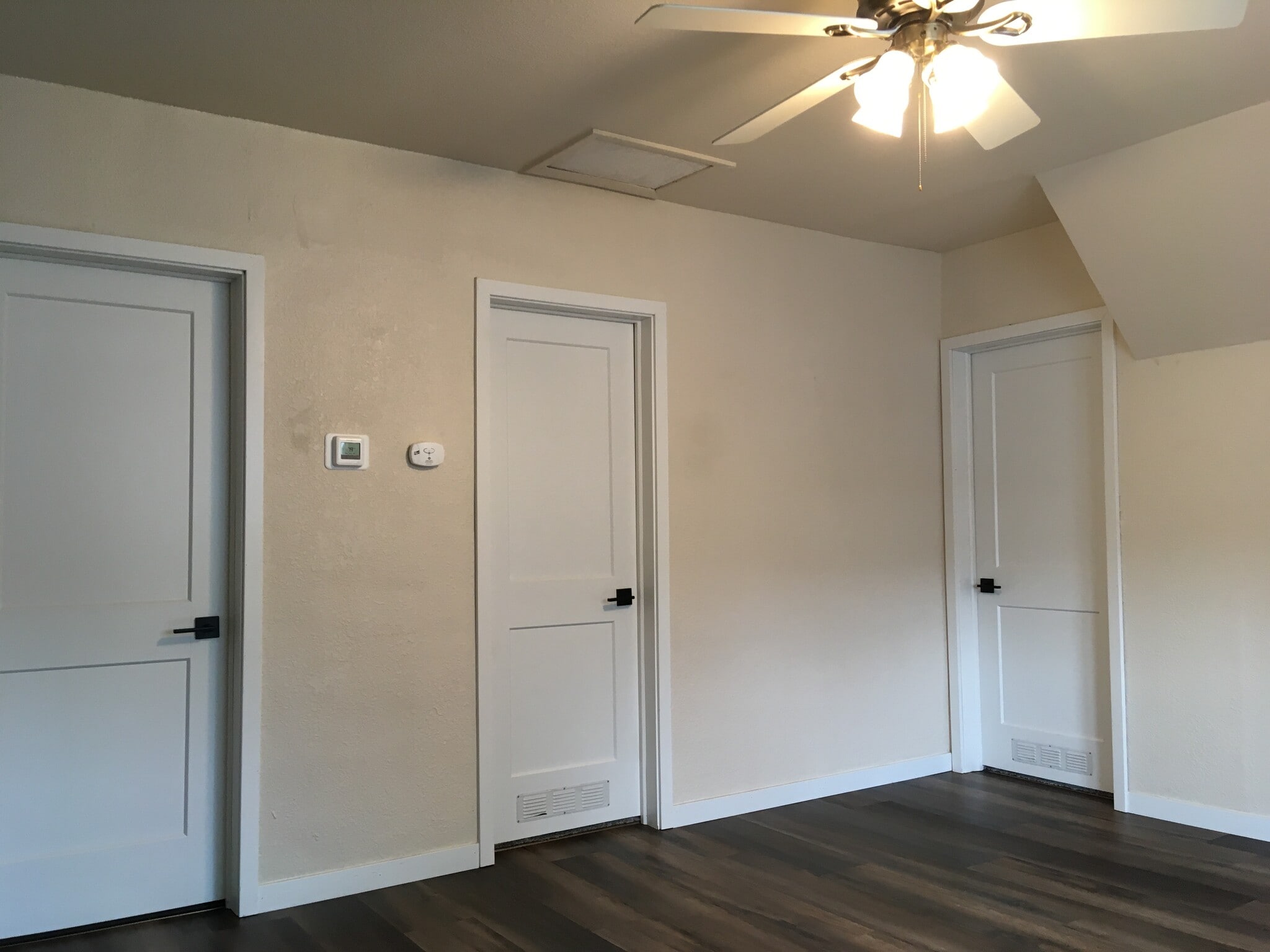 Building Photo - 106 1st Ave NE