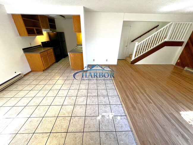 Building Photo - Charming Townhome in the Desirable Mirales...
