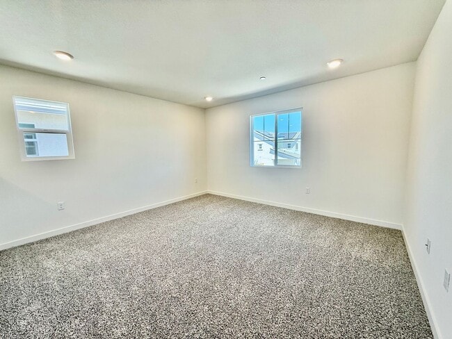 Building Photo - New home available now