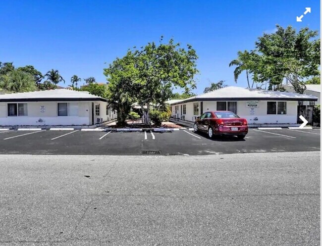 Building Photo - 820 NE 16th Ave