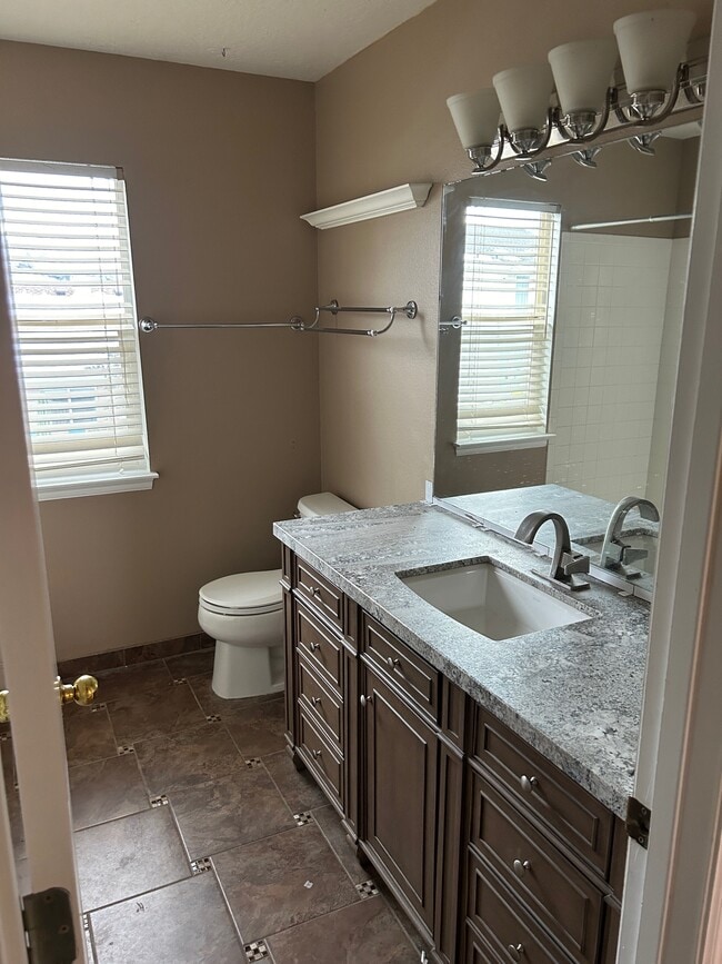 Building Photo - 926 Ibis Way