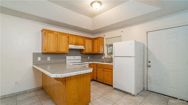 Building Photo - 15 Cuesta Del Sol St