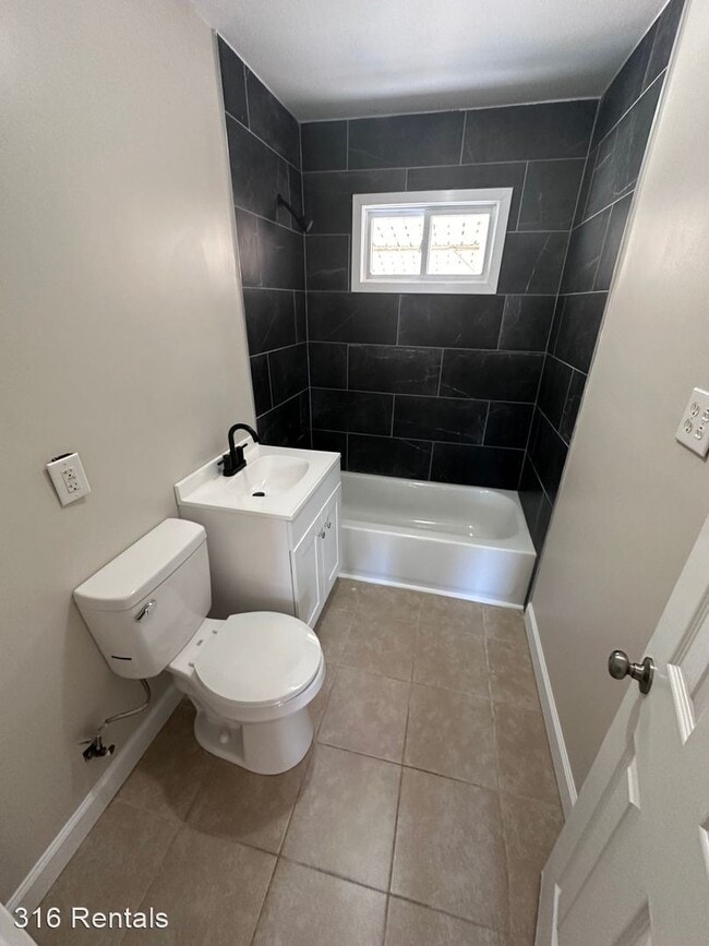 Building Photo - 3 br, 1 bath House - 806 S Beverly Dr