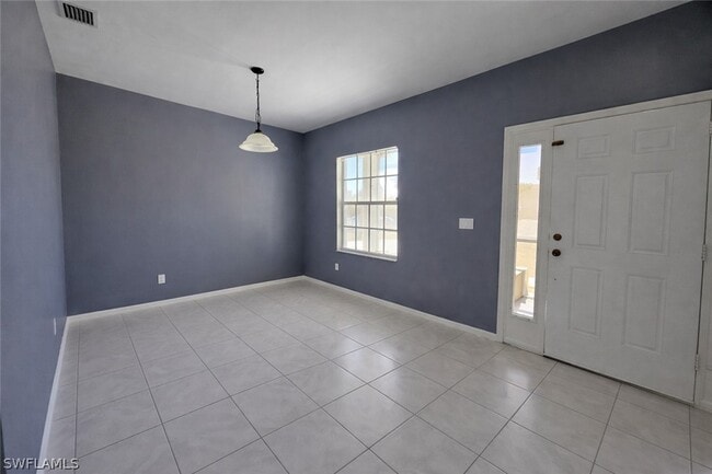 Building Photo - 2502 10th St W