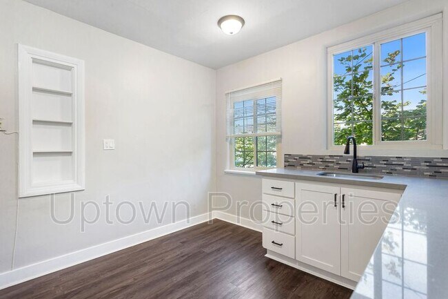 Building Photo - 1336 NE 68th Ave
