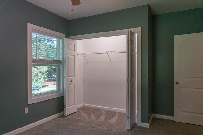 Building Photo - Beautiful Home in Prime West Asheville