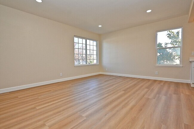 Building Photo - $4590 -- Beautifully Remodeled Brookvale Home on a Quiet Court