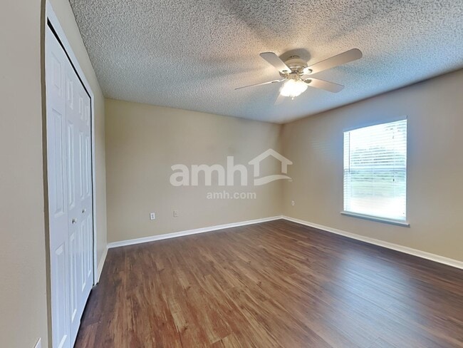 Building Photo - 30230 Double Dr