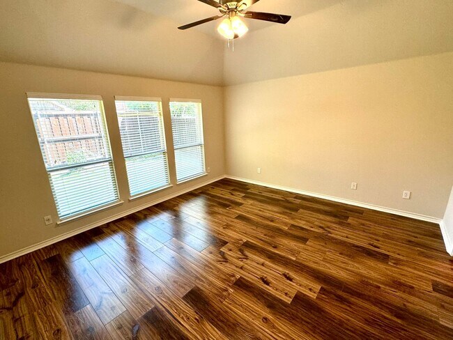 Building Photo - 1703 Stonewick Dr