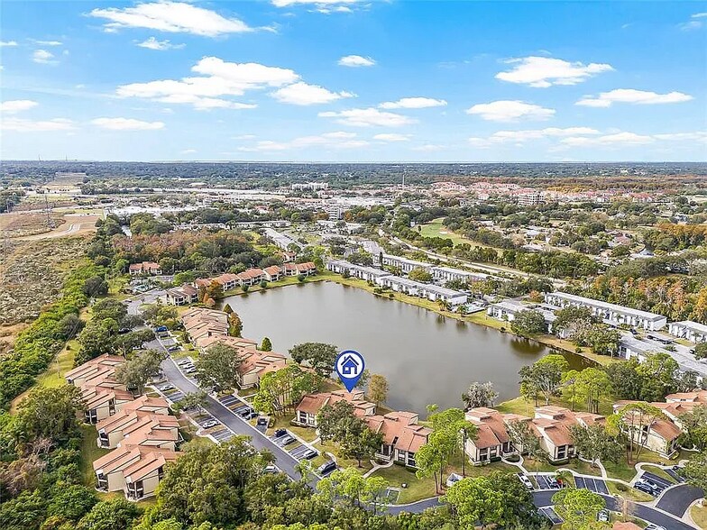 Building Photo - 222 Woodlake Wynde