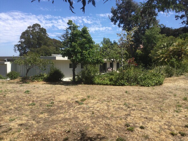 Building Photo - 55 Del Monte Dr