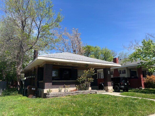 Building Photo - Beautiful apartment in Salt Lake City