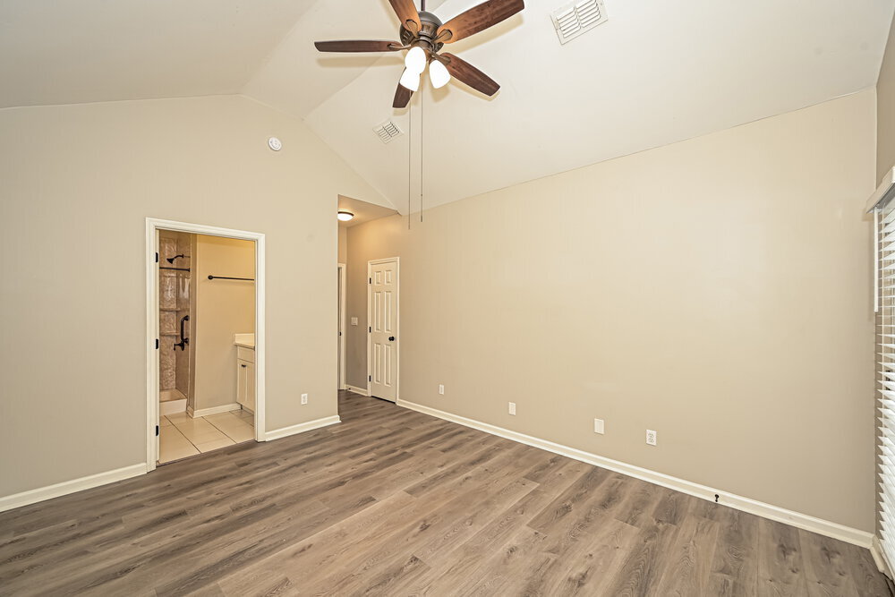 Building Photo - 1102 Burlington Ct