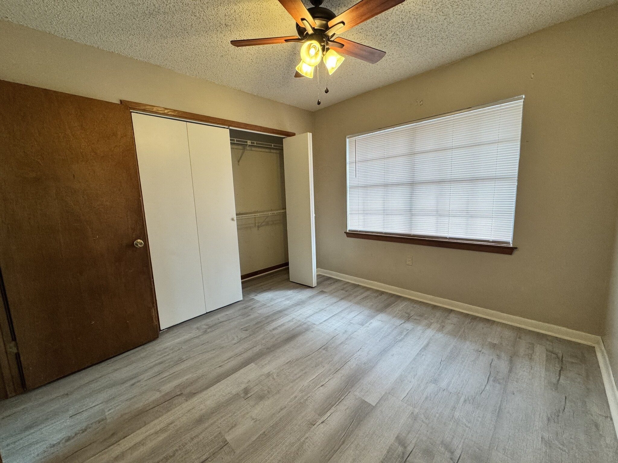 Building Photo - 6 Rosewood Pl