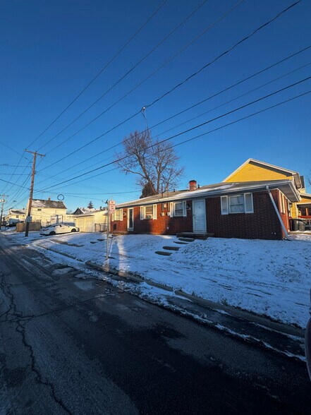 Building Photo - 886 Brighton Ave