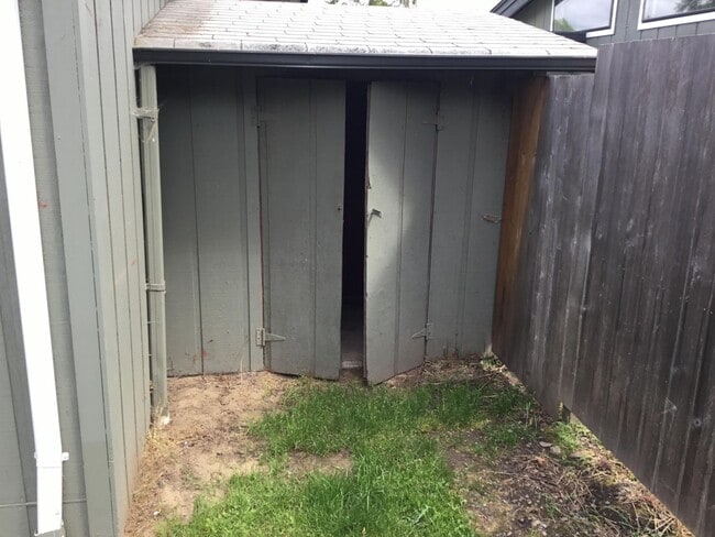 Building Photo - 2 Bedroom in Colllege Hill/Friendly Area