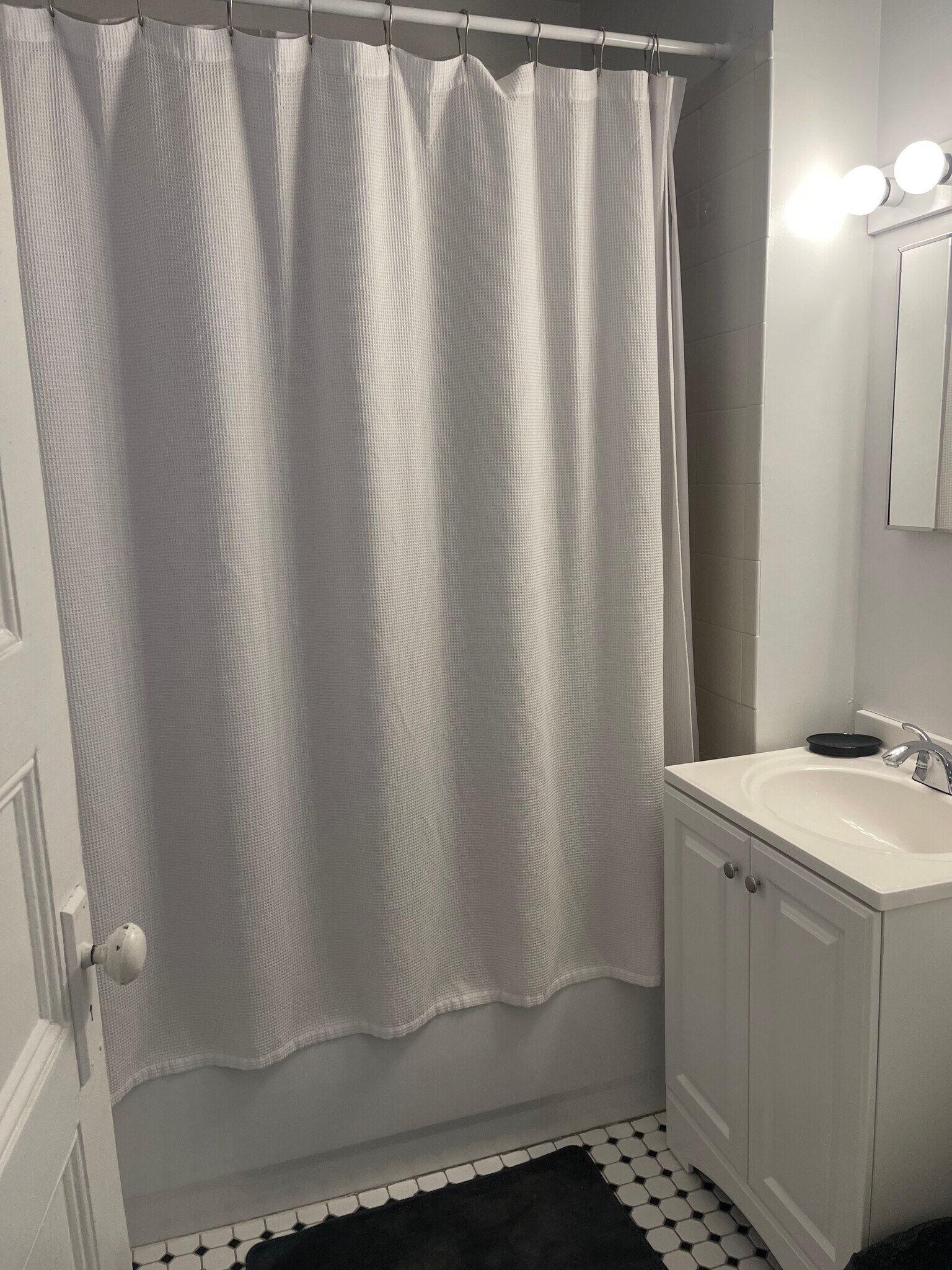 Building Photo - 3 Chamblet St