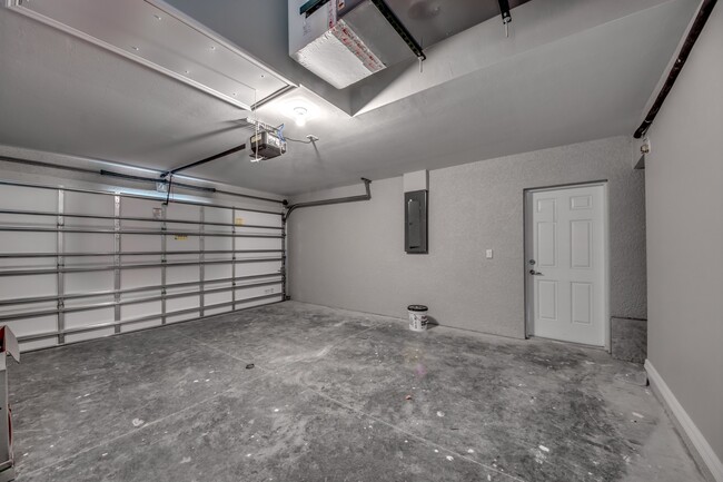 Building Photo - 3018-3020 SW 15th Pl