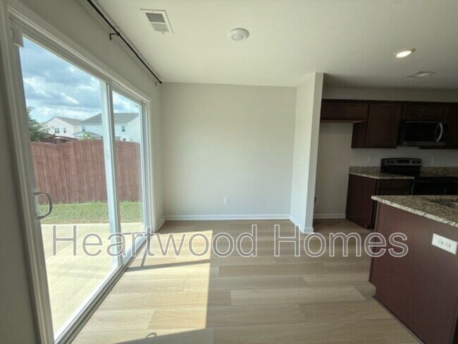 Building Photo - 406 Eclipse Ln