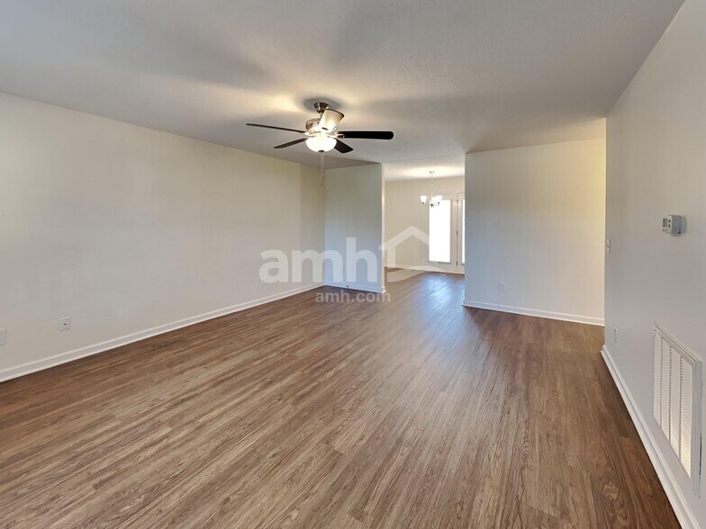 Building Photo - 4864 Ark Ln