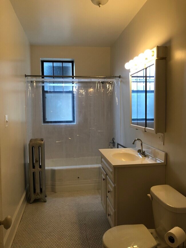 Building Photo - 1134 W Pratt Blvd