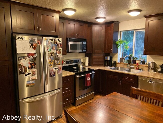 Building Photo - 3 br, 2 bath House - 1266 Bay Loop SW