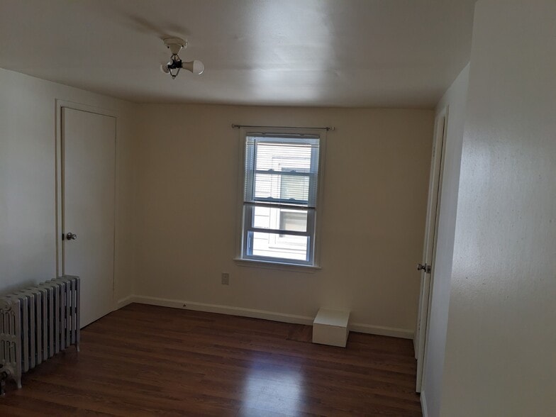 Building Photo - 9 Gould Ave