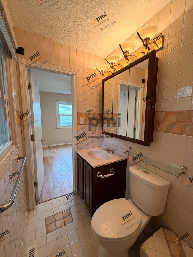 Building Photo - 7726 Durbin St