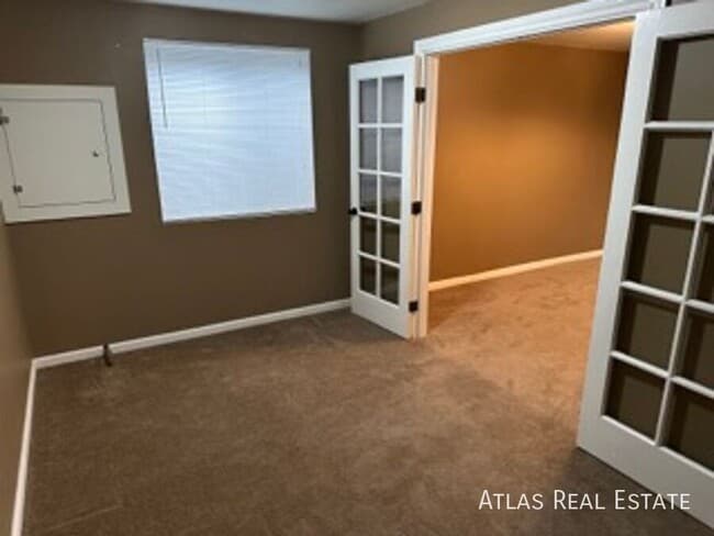 Building Photo - 1316 S Alton Ct