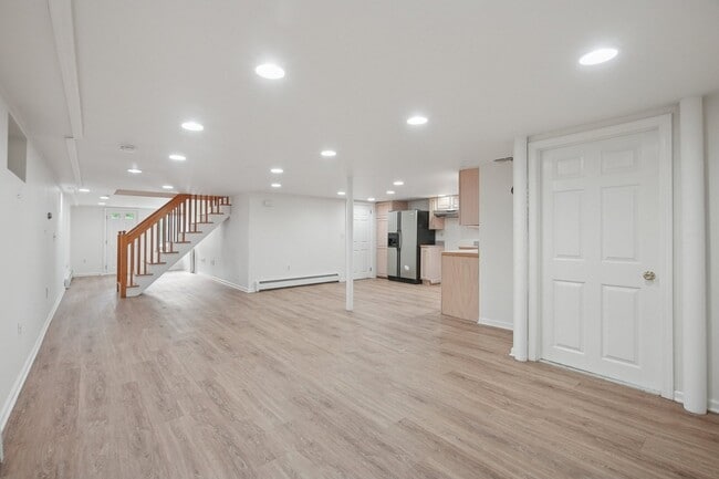 Building Photo - 34 Lewis Dr