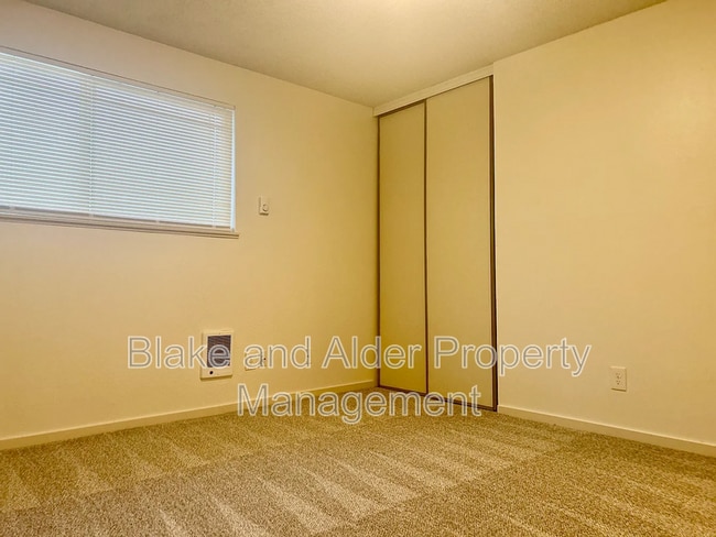 Building Photo - 4103 NE Killingsworth St