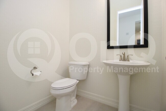 Building Photo - 1781 E Aster Pl
