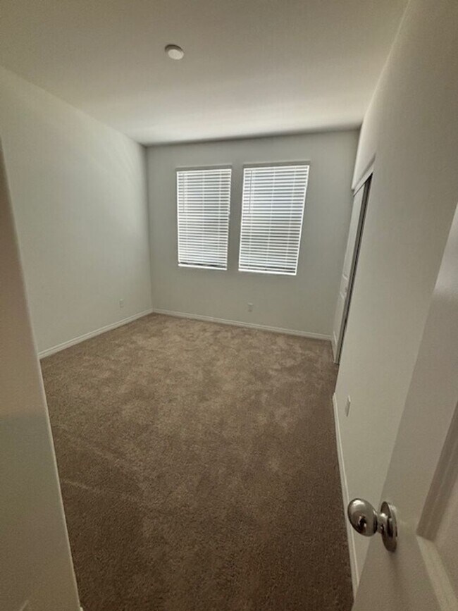 Building Photo - Ready Now! Beautiful Wildomar Condo  3 Bed...