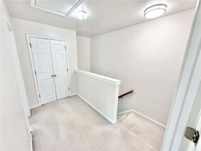 Building Photo - 5358 Beaver Br