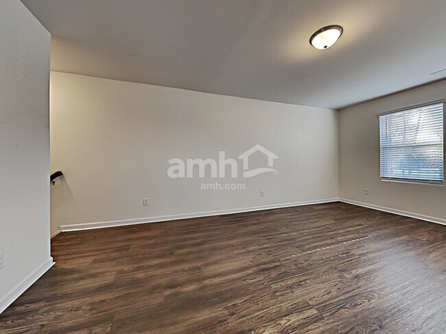 Building Photo - 190 Orion Way