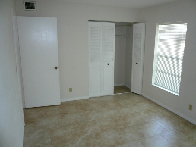 Building Photo - 442 Franconia Cir