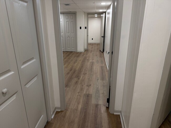 Building Photo - Knoxville 37923 - 3 bedroom 2 bath home located in heart of West Knoxville with separate 1 bedroo...