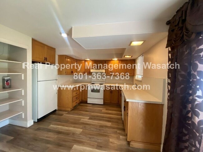 Building Photo - 1605 Manzanita Dr