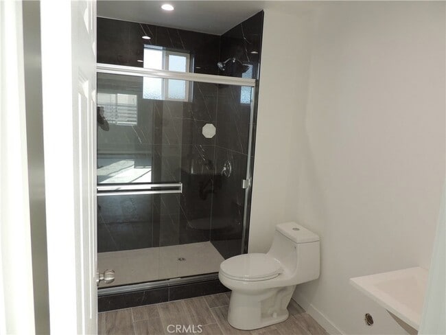 Building Photo - 22735 Del Valle St