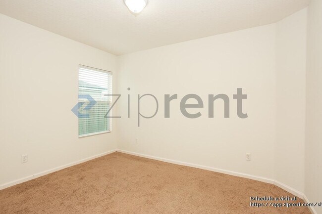 Building Photo - 15307 Bareback Dr