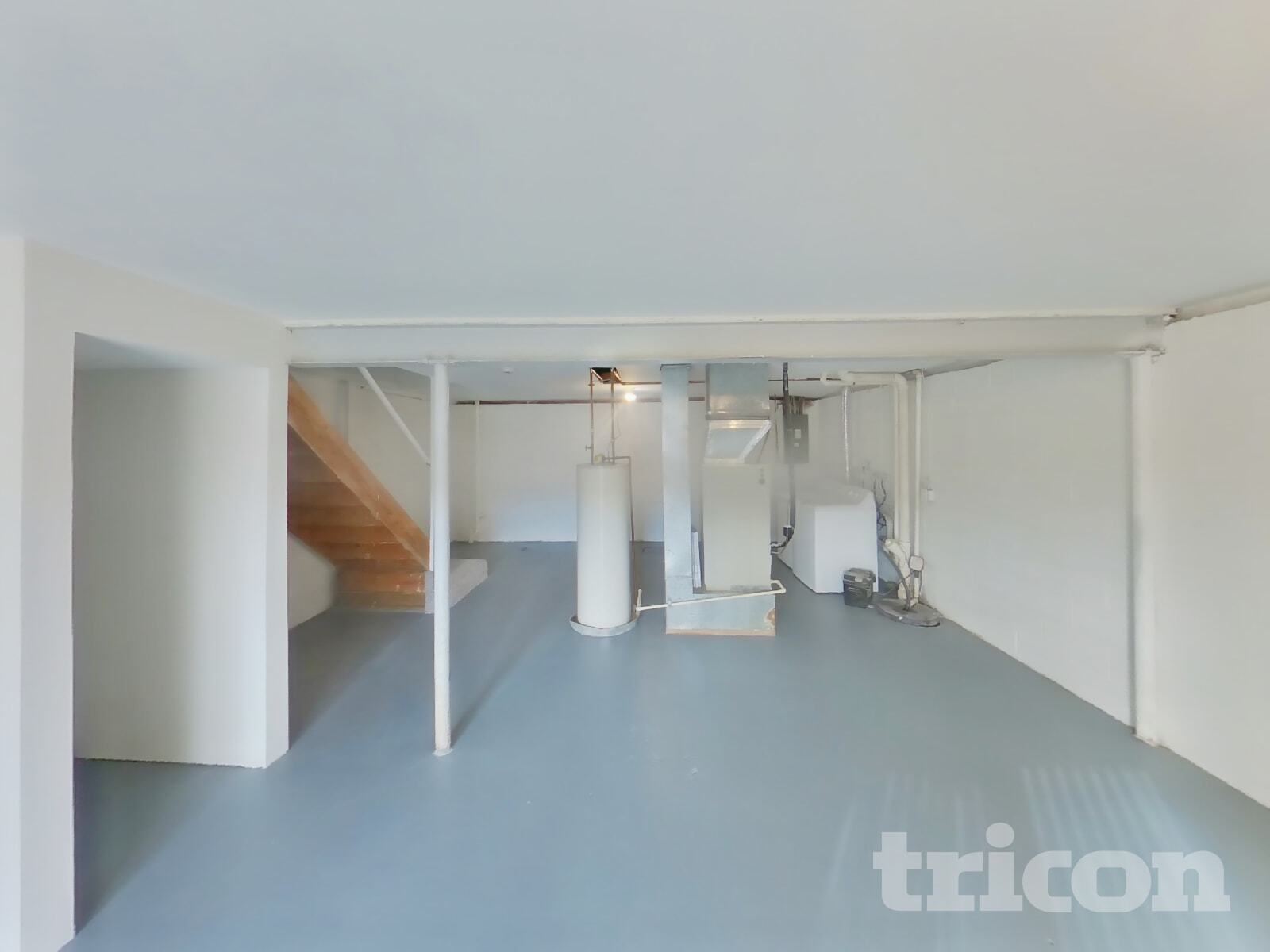 Building Photo - 35 Greenleaf Rd