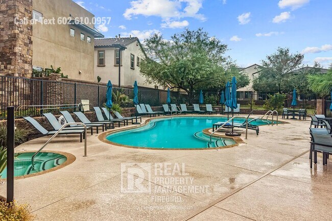 Building Photo - 2342 W Gloria Ln