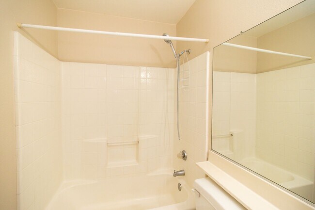 Building Photo - Warm and Inviting 3-Bedroom Home in the Heart of Menifee