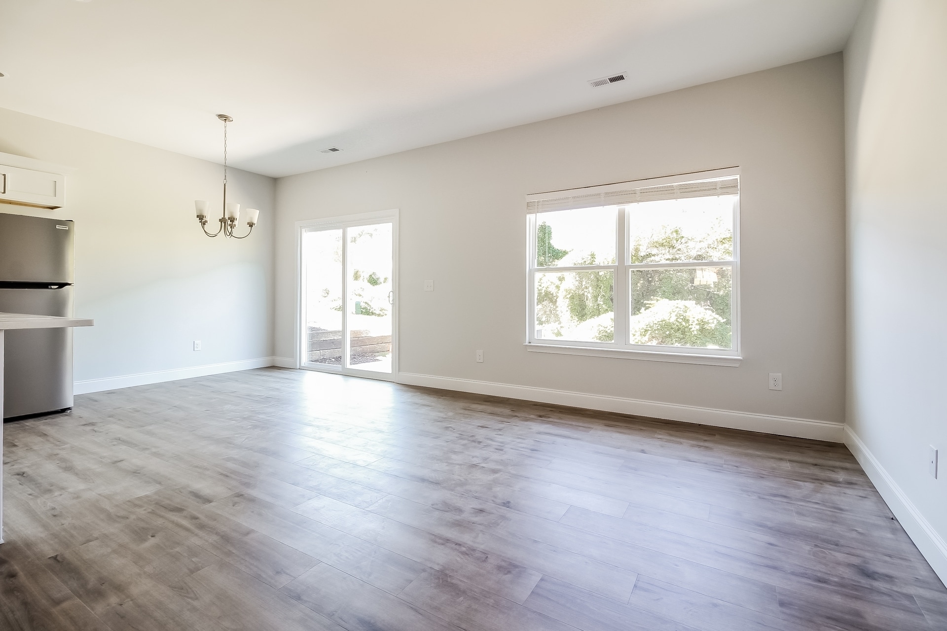 Building Photo - 124 S 711