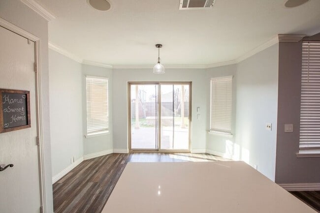 Building Photo - 3103 Creekwood Dr