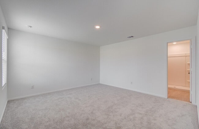 Building Photo - 18054 Le Gotte Ln