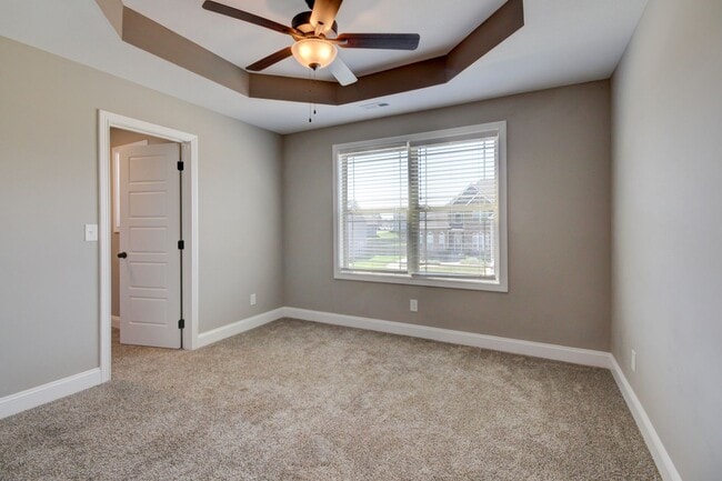 Building Photo - 332 Bluebriar Trc