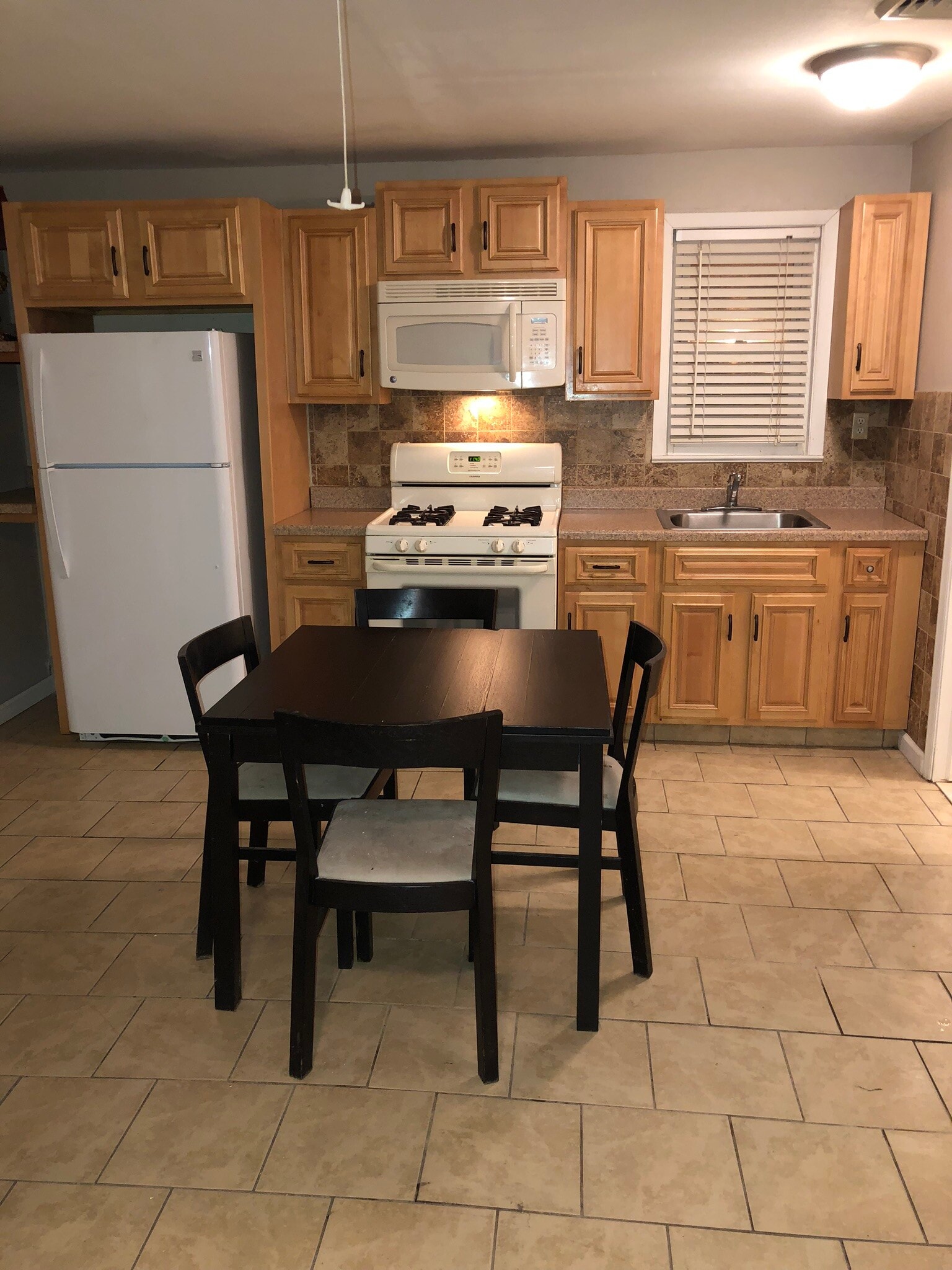 Building Photo - 272 Cleveland Ave